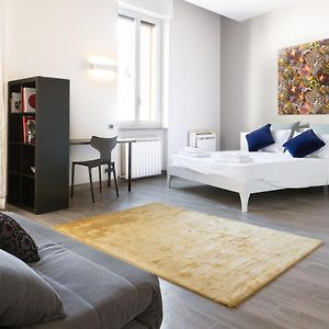 Camera grande con letto king size